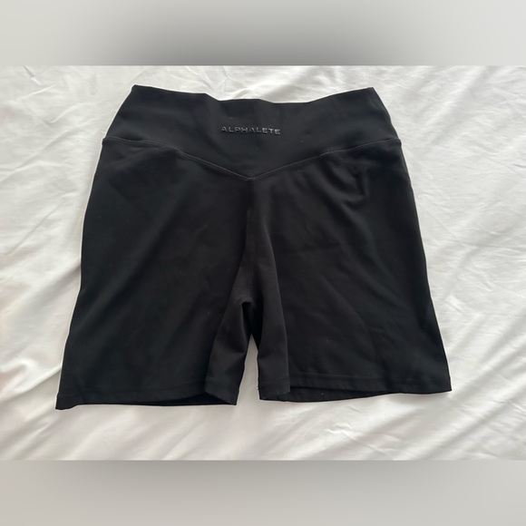 Alphalete Surface Shorts - Picture 2 of 2